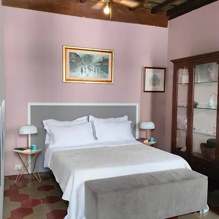 Casa Frida - A Lovely View On Ancient Court
