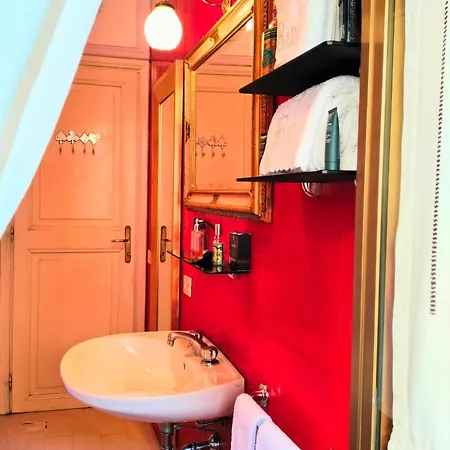 Casa Frida - A Lovely View On Ancient Court Apartment